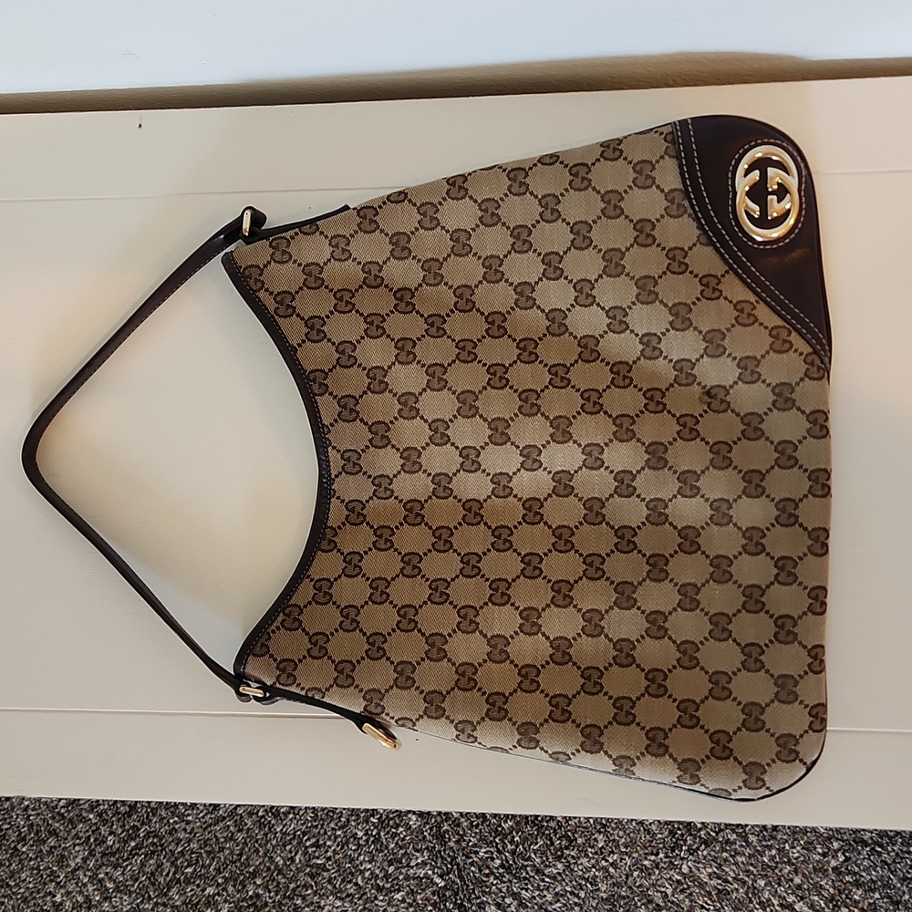 Gucci shoulder bag